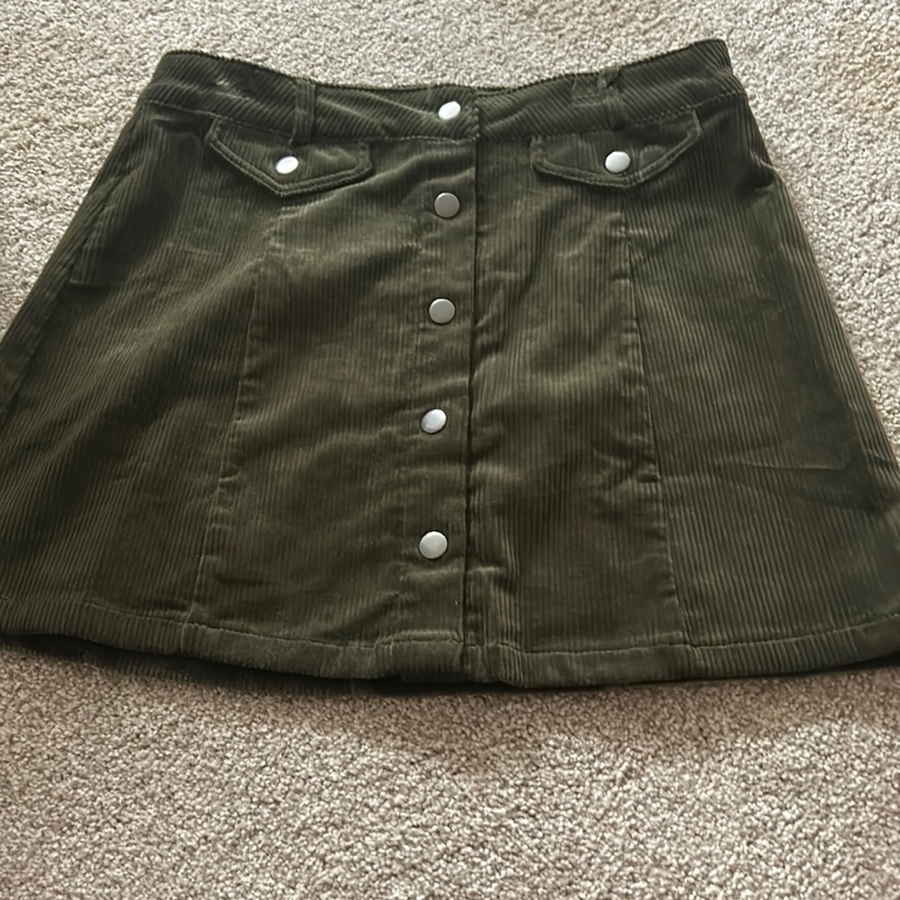 Green mini skirt size medium
